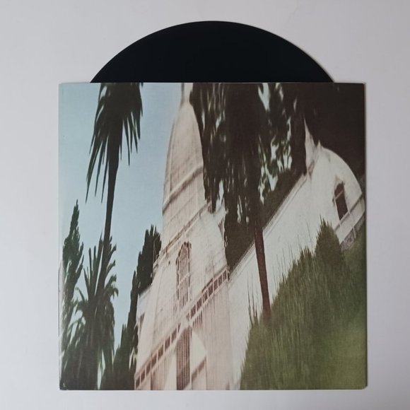 Vintage The Doobie Brothers Livin' On The Fault Line vinyl record, 1977 original - Picture 7 of 12